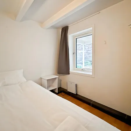 The History Hub By 28 *